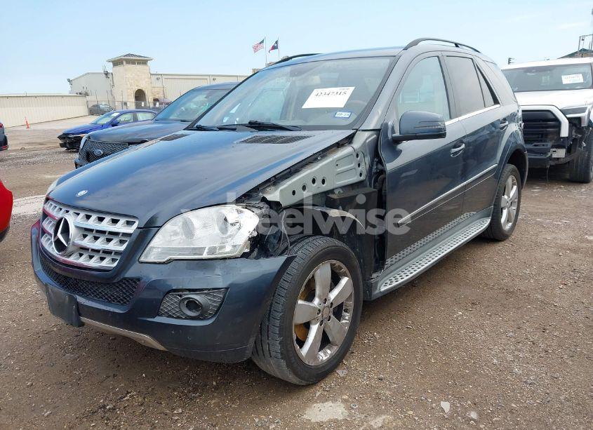 Photo 2 of 2011 Mercedes-benz Ml 350 (VIN 4JGBB5GB4BA677021)