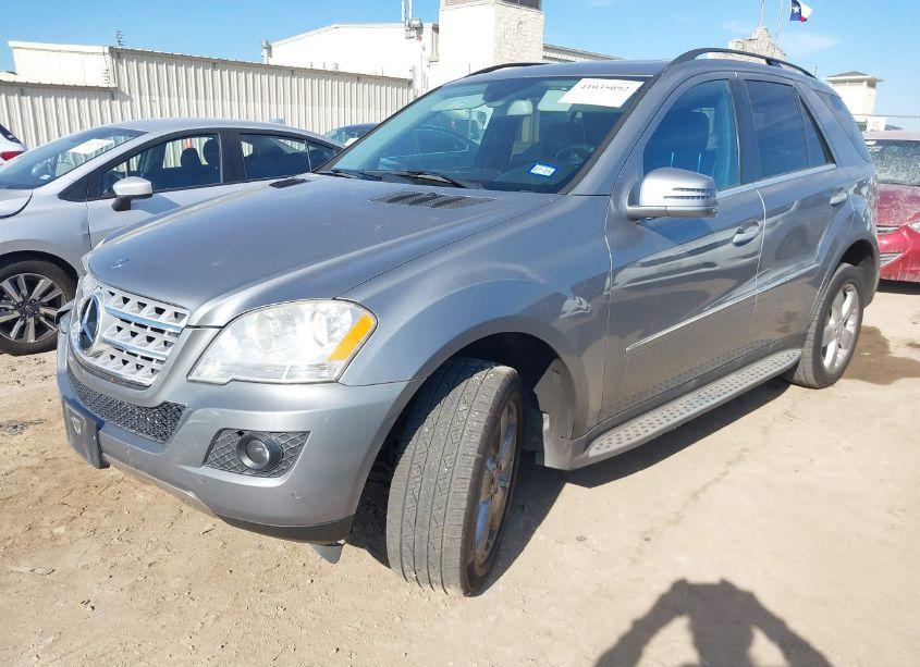 Photo 2 of 2011 Mercedes-benz Ml 350 (VIN 4JGBB5GB4BA738836)