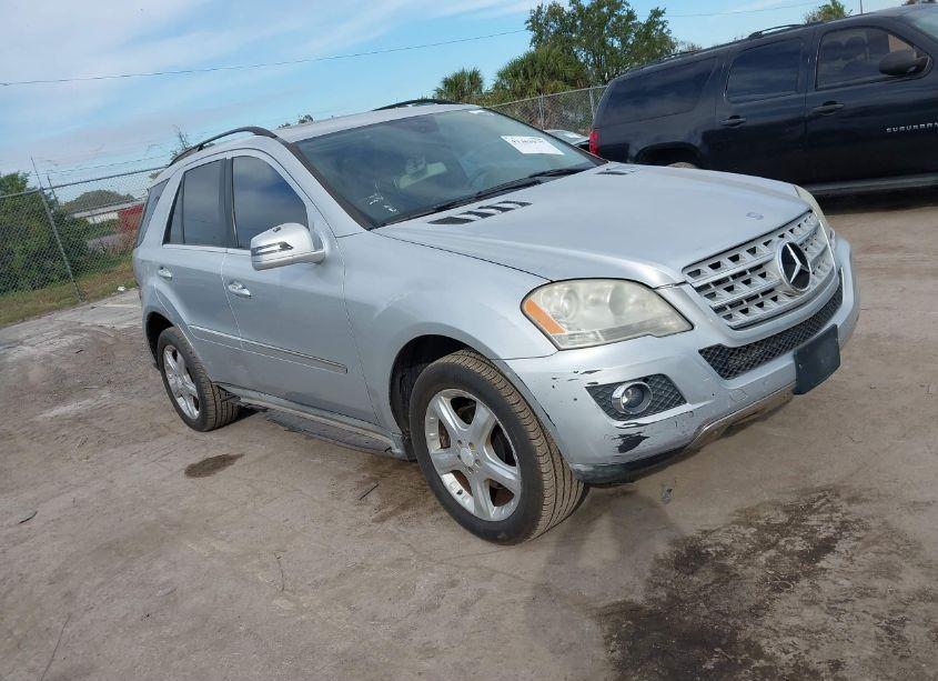 2011 Mercedes-benz Ml 350 (VIN 4JGBB5GBXBA717750) main photo