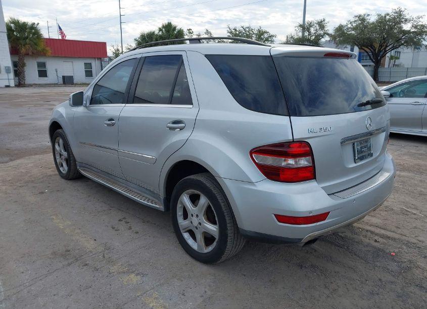 Photo 3 of 2011 Mercedes-benz Ml 350 (VIN 4JGBB5GBXBA717750)