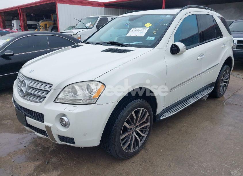 Photo 2 of 2008 Mercedes-benz Ml 550 4MATIC (VIN 4JGBB72E18A349853)