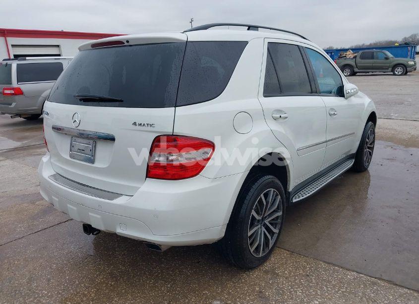 Photo 4 of 2008 Mercedes-benz Ml 550 4MATIC (VIN 4JGBB72E18A349853)