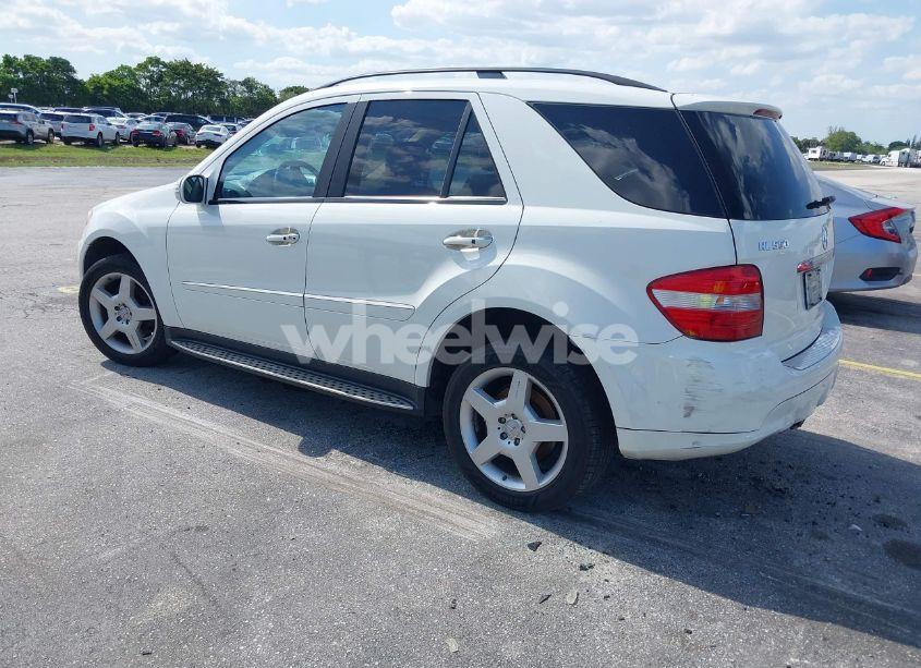 Photo 3 of 2008 Mercedes-benz Ml 550 4MATIC (VIN 4JGBB72E58A324969)