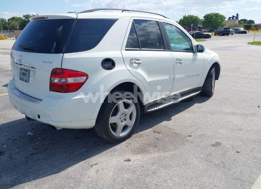 Photo 4 of 2008 Mercedes-benz Ml 550 4MATIC (VIN 4JGBB72E58A324969)