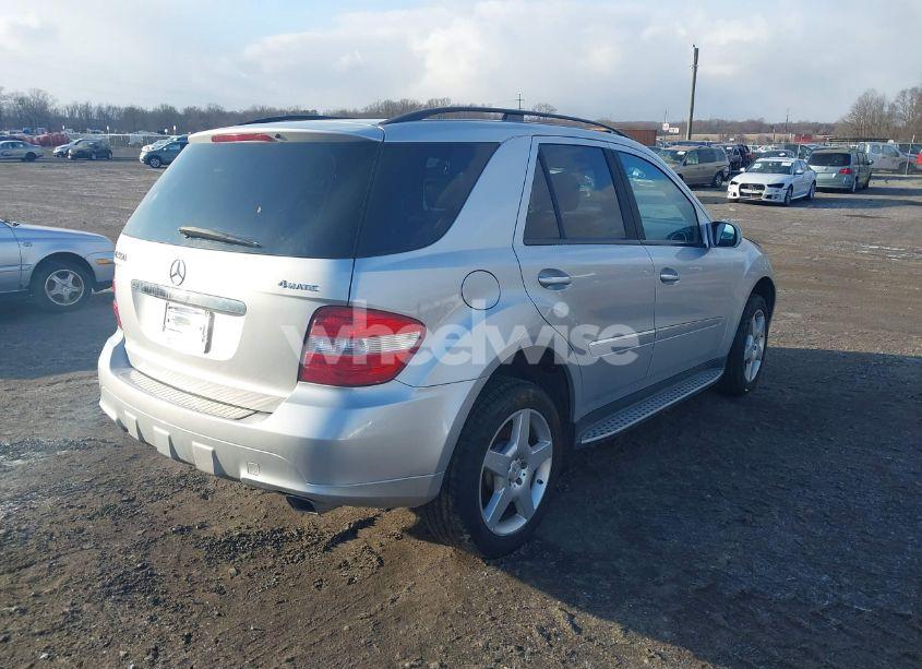 Photo 4 of 2008 Mercedes-benz Ml 550 4MATIC (VIN 4JGBB72E58A399316)