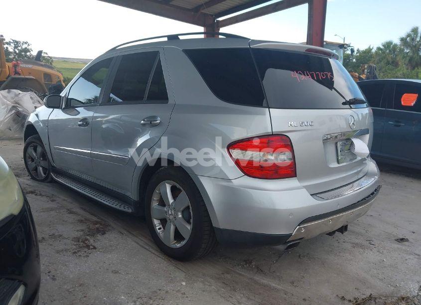 Photo 3 of 2006 Mercedes-benz Ml 500 4MATIC (VIN 4JGBB75E06A006024)
