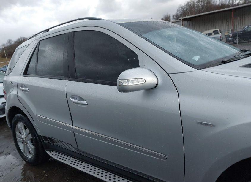 Photo 13 of 2006 Mercedes-benz Ml 500 4MATIC (VIN 4JGBB75E06A024250)