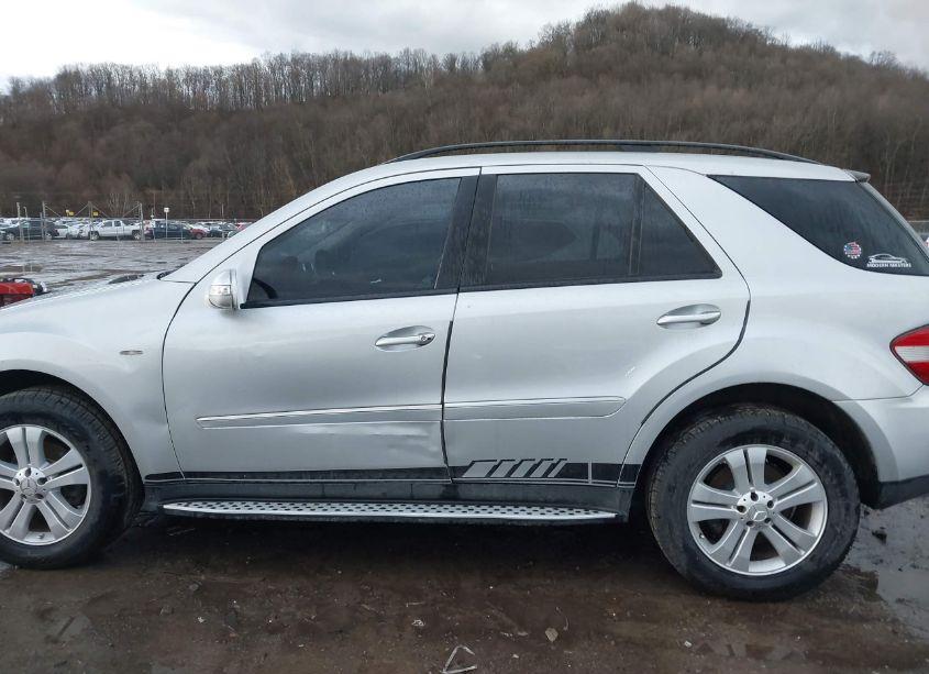 Photo 14 of 2006 Mercedes-benz Ml 500 4MATIC (VIN 4JGBB75E06A024250)