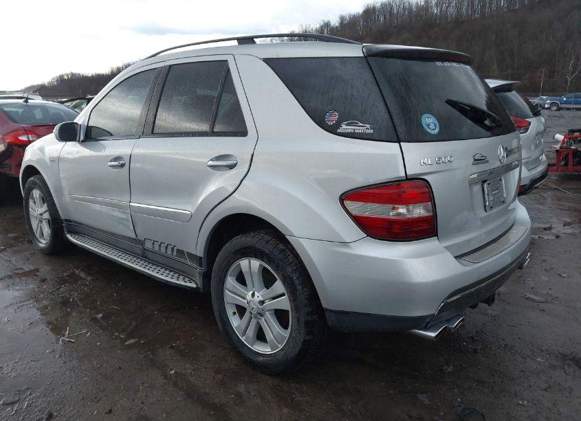 Photo 3 of 2006 Mercedes-benz Ml 500 4MATIC (VIN 4JGBB75E06A024250)