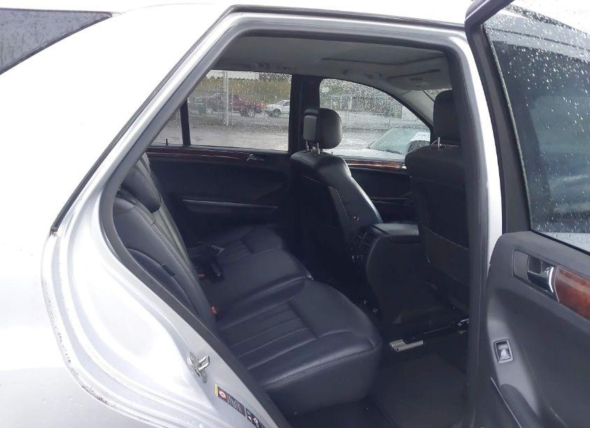 Photo 8 of 2006 Mercedes-benz Ml 500 4MATIC (VIN 4JGBB75E06A024250)