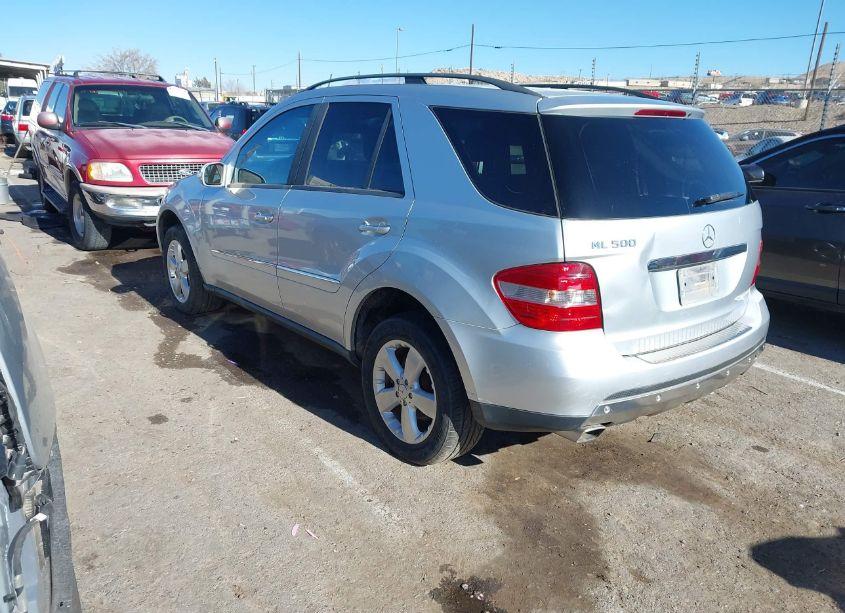 Photo 3 of 2006 Mercedes-benz Ml 500 4MATIC (VIN 4JGBB75E16A072727)