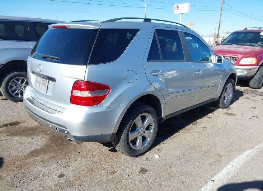 Photo 4 of 2006 Mercedes-benz Ml 500 4MATIC (VIN 4JGBB75E16A072727)