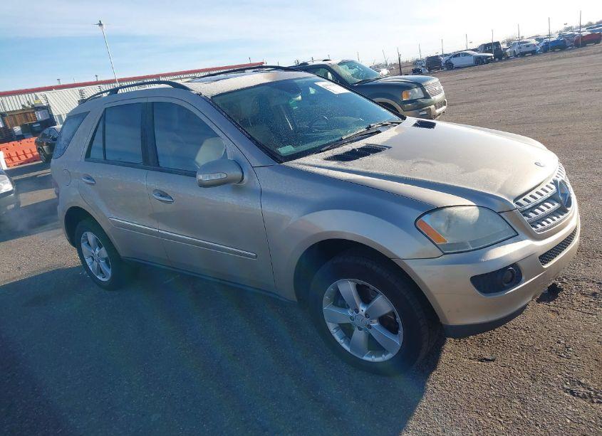 2006 Mercedes-benz Ml 500 4MATIC (VIN 4JGBB75E46A055999) main photo