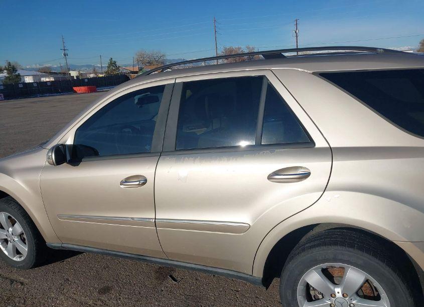 Photo 6 of 2006 Mercedes-benz Ml 500 4MATIC (VIN 4JGBB75E46A055999)