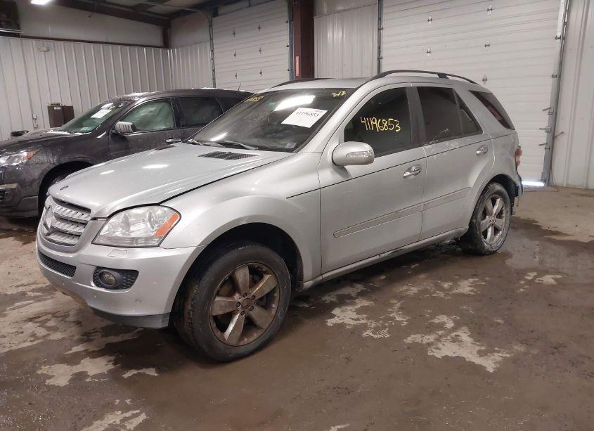 Photo 2 of 2006 Mercedes-benz Ml 500 4MATIC (VIN 4JGBB75E76A006344)