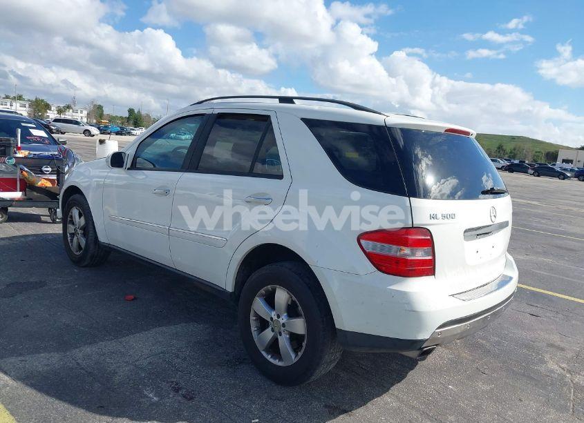 Photo 3 of 2006 Mercedes-benz Ml 500 4MATIC (VIN 4JGBB75EX6A060009)