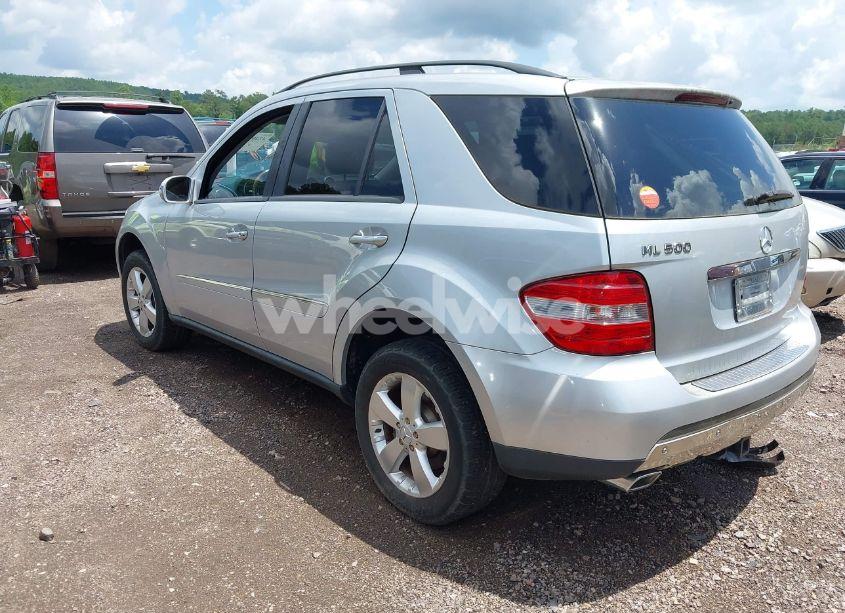 Photo 3 of 2006 Mercedes-benz Ml 500 4MATIC (VIN 4JGBB75EX6A072306)