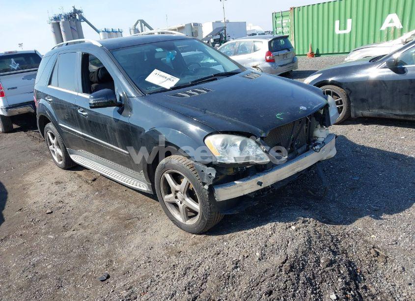 2011 Mercedes-benz Ml 550 4MATIC (VIN 4JGBB7CB1BA636105) main photo