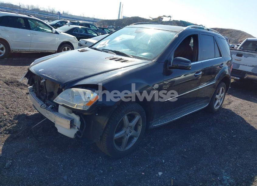 Photo 2 of 2011 Mercedes-benz Ml 550 4MATIC (VIN 4JGBB7CB1BA636105)