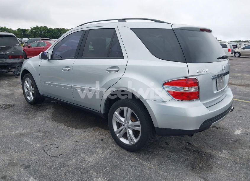 Photo 3 of 2006 Mercedes-benz Ml 350 4MATIC (VIN 4JGBB86E06A106693)
