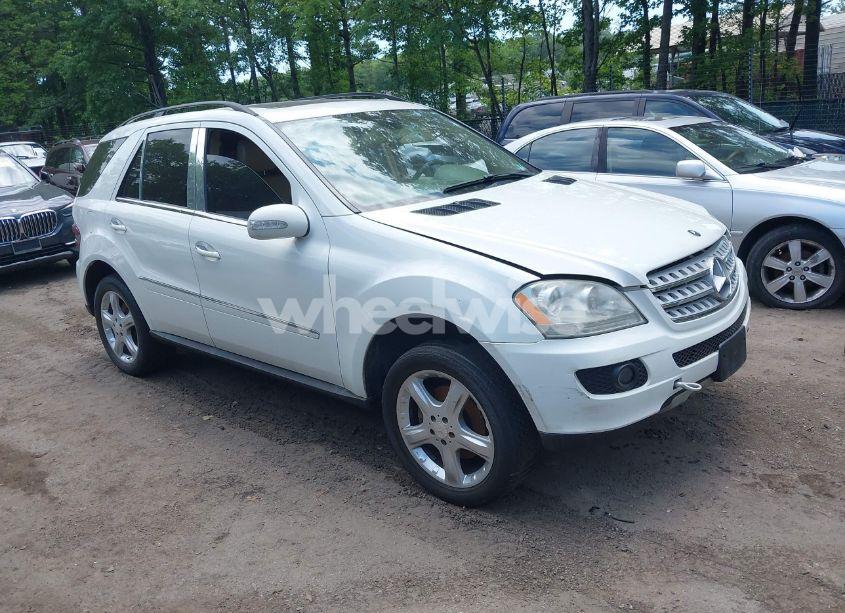 2008 Mercedes-benz Ml 350 4MATIC (VIN 4JGBB86E08A322885) main photo