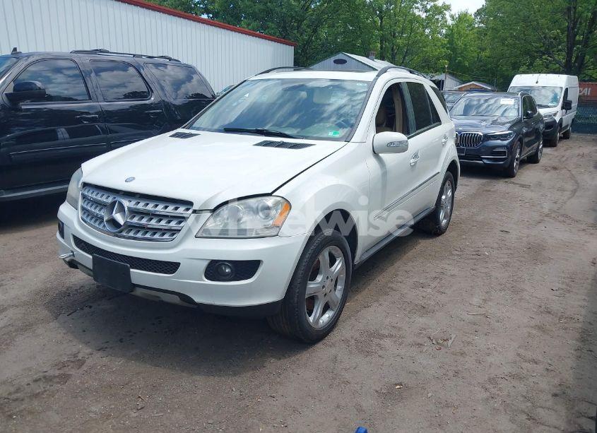 Photo 2 of 2008 Mercedes-benz Ml 350 4MATIC (VIN 4JGBB86E08A322885)