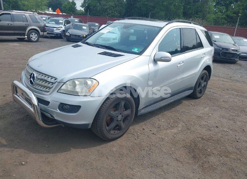 Photo 2 of 2008 Mercedes-benz Ml 350 4MATIC (VIN 4JGBB86E18A328811)