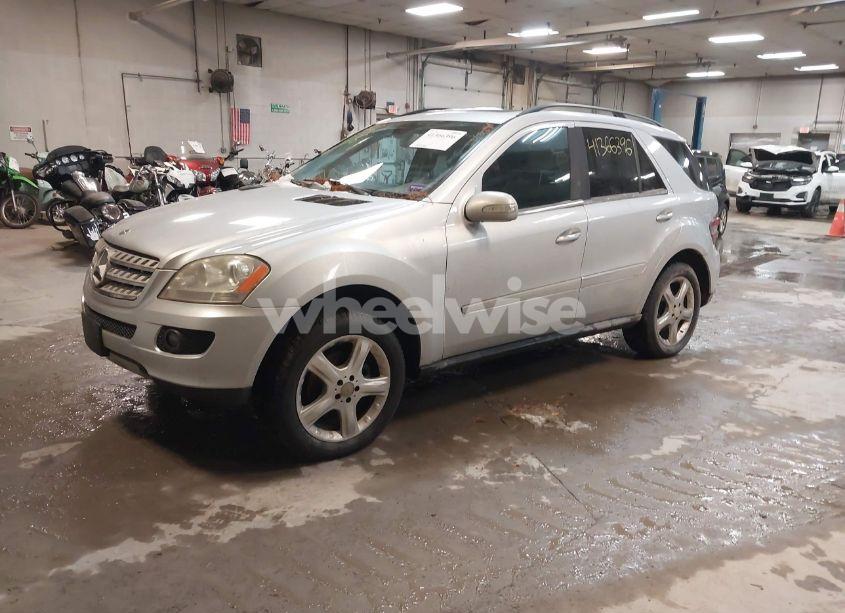 Photo 2 of 2008 Mercedes-benz Ml 350 4MATIC (VIN 4JGBB86E18A373392)
