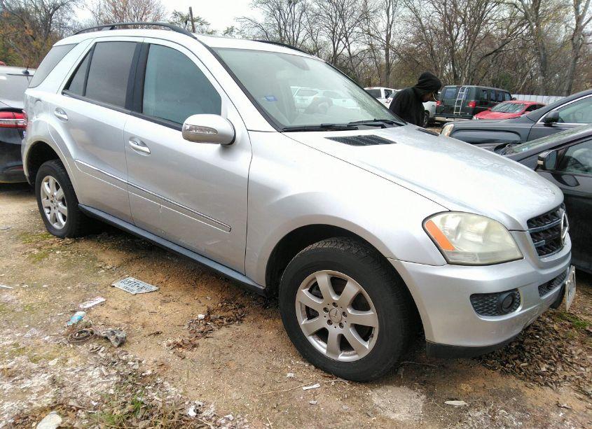 2008 Mercedes-benz Ml 350 (VIN 4JGBB86E18A441027) main photo