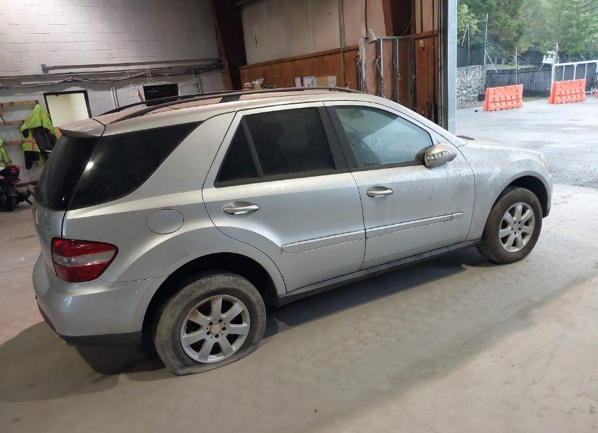 Photo 4 of 2006 Mercedes-benz Ml 350 4MATIC (VIN 4JGBB86E36A016051)