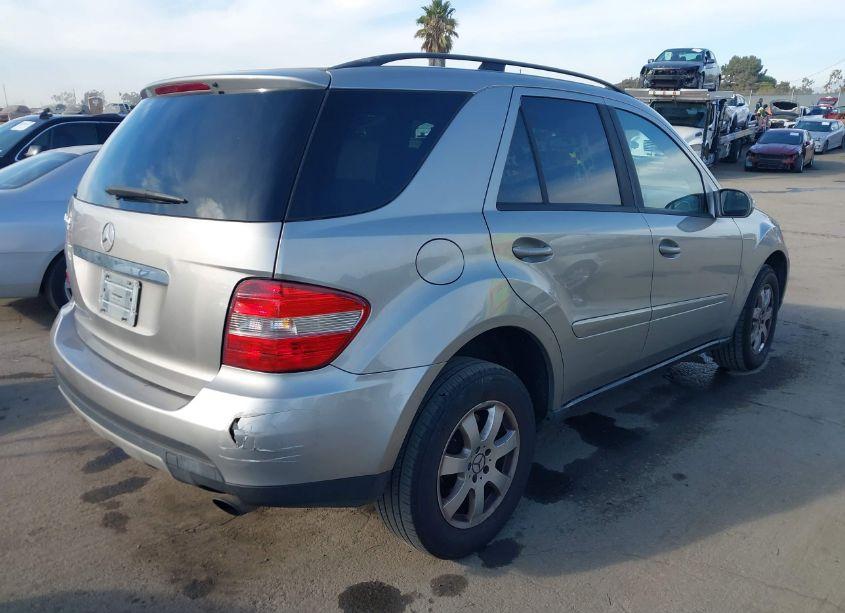 Photo 4 of 2006 Mercedes-benz Ml 350 4MATIC (VIN 4JGBB86E46A049365)