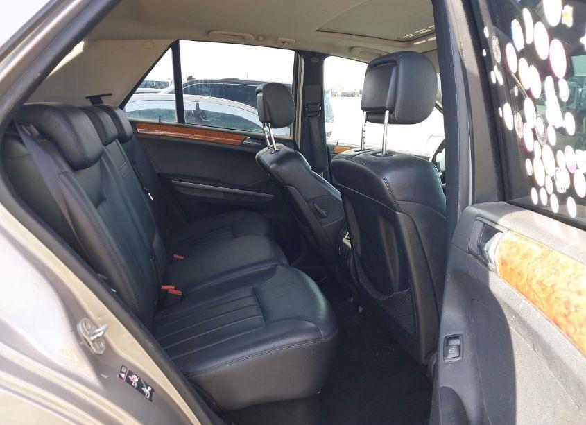 Photo 8 of 2006 Mercedes-benz Ml 350 4MATIC (VIN 4JGBB86E46A049365)
