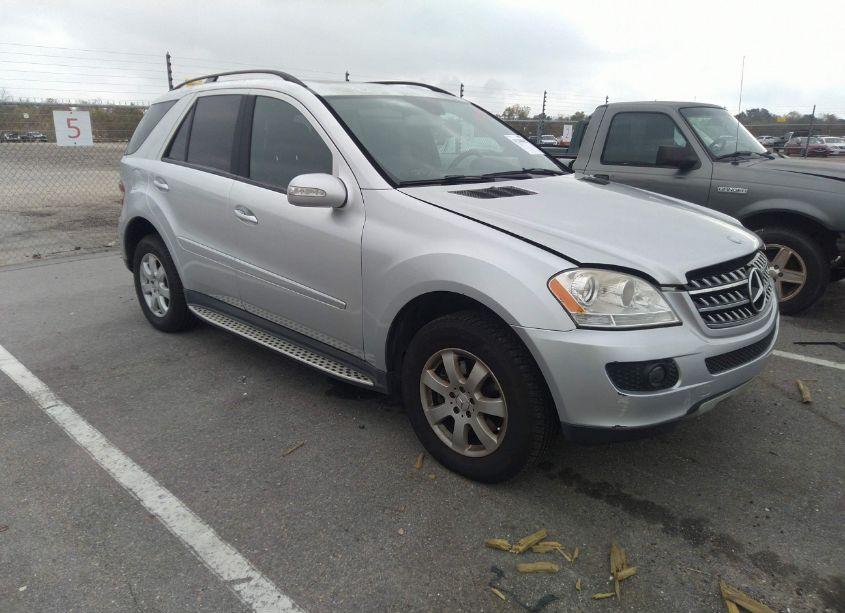 2007 Mercedes-benz Ml 350 4MATIC (VIN 4JGBB86E47A166526) main photo