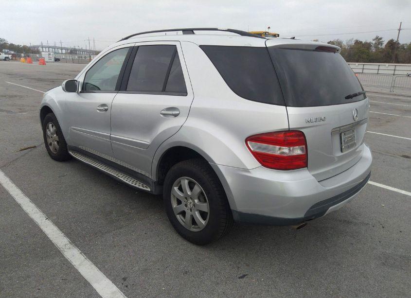 Photo 3 of 2007 Mercedes-benz Ml 350 4MATIC (VIN 4JGBB86E47A166526)