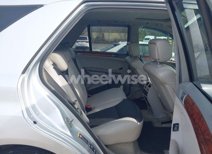 Photo 8 of 2006 Mercedes-benz Ml 350 4MATIC (VIN 4JGBB86E56A025365)