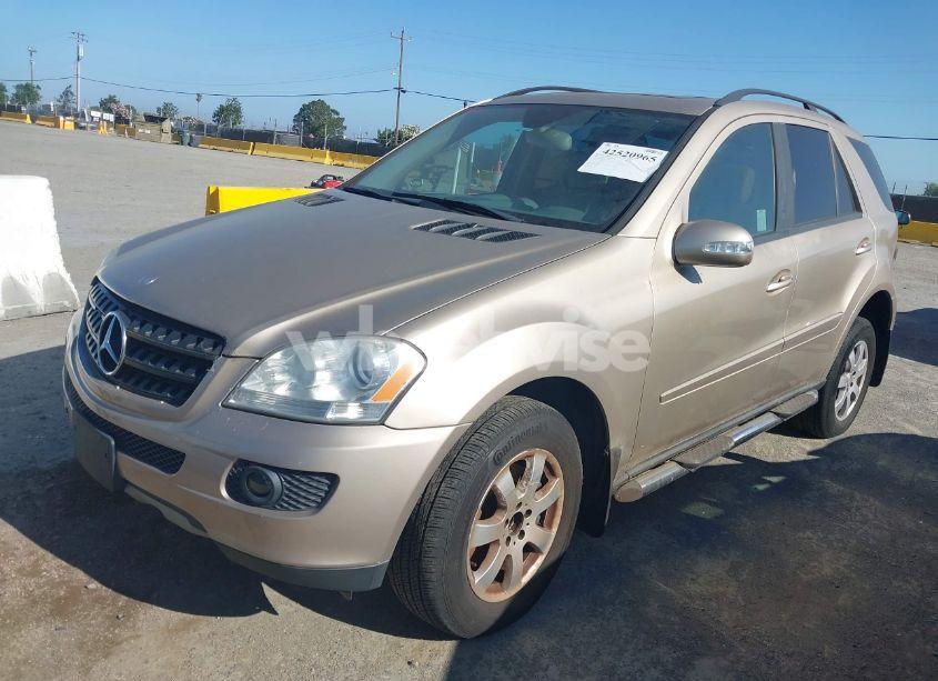 Photo 2 of 2006 Mercedes-benz Ml 350 4MATIC (VIN 4JGBB86E56A046751)