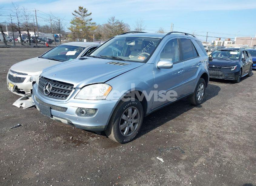 Photo 2 of 2006 Mercedes-benz Ml 350 4MATIC (VIN 4JGBB86E56A052016)
