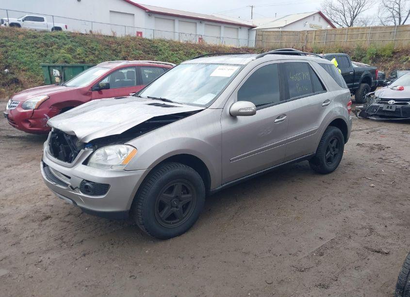 Photo 2 of 2007 Mercedes-benz Ml 350 4MATIC (VIN 4JGBB86E57A233277)