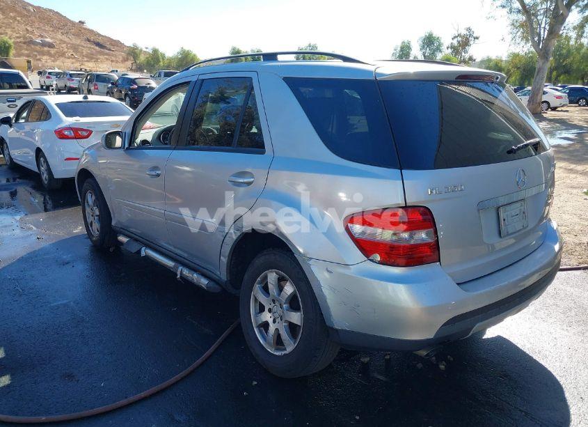 Photo 3 of 2006 Mercedes-benz Ml 350 4MATIC (VIN 4JGBB86E66A122297)