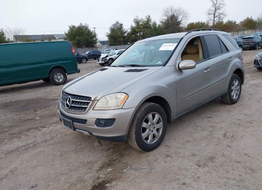 Photo 2 of 2007 Mercedes-benz Ml 350 4MATIC (VIN 4JGBB86E67A227892)