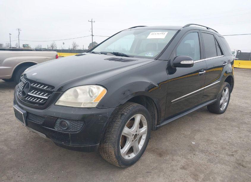 Photo 2 of 2008 Mercedes-benz Ml 350 4MATIC (VIN 4JGBB86E68A385327)