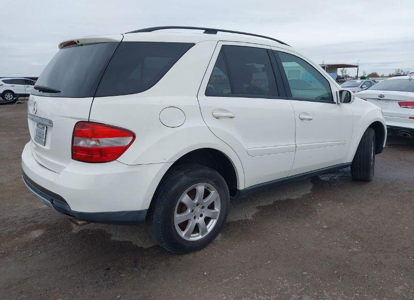 Photo 4 of 2006 Mercedes-benz Ml 350 4MATIC (VIN 4JGBB86E76A047139)