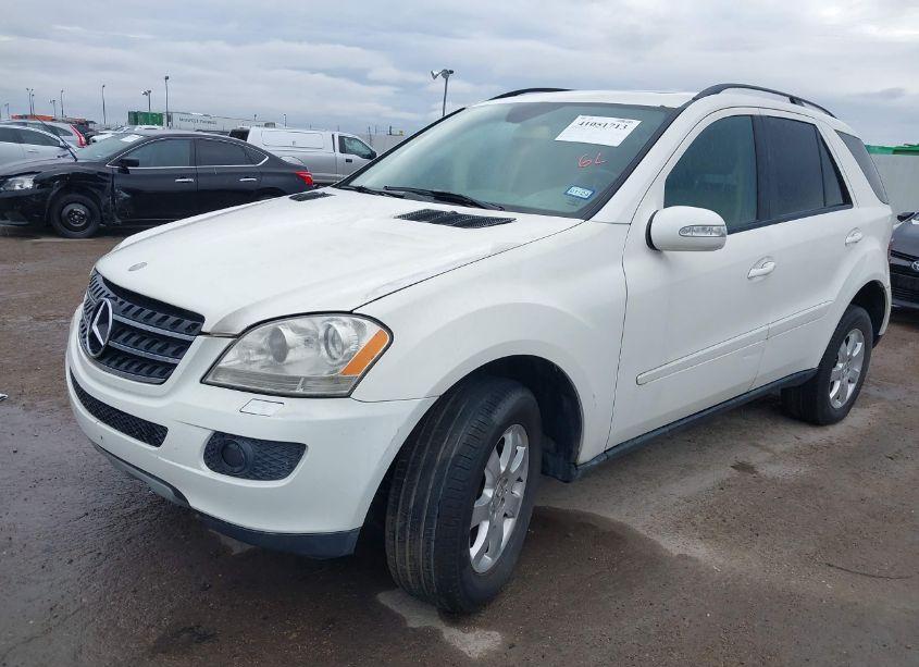 Photo 6 of 2006 Mercedes-benz Ml 350 4MATIC (VIN 4JGBB86E76A047139)