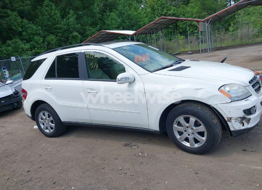 Photo 13 of 2006 Mercedes-benz Ml 350 4MATIC (VIN 4JGBB86E76A103158)