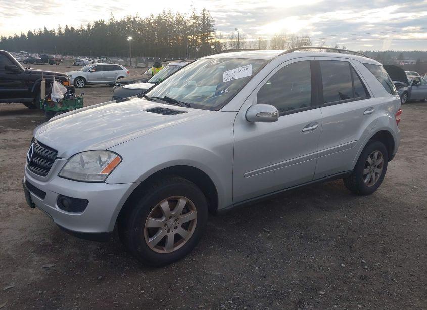 Photo 2 of 2006 Mercedes-benz Ml 350 4MATIC (VIN 4JGBB86E76A115746)