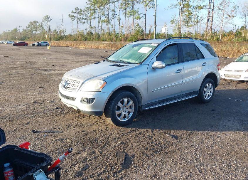 Photo 2 of 2007 Mercedes-benz Ml 350 4MATIC (VIN 4JGBB86E77A158341)