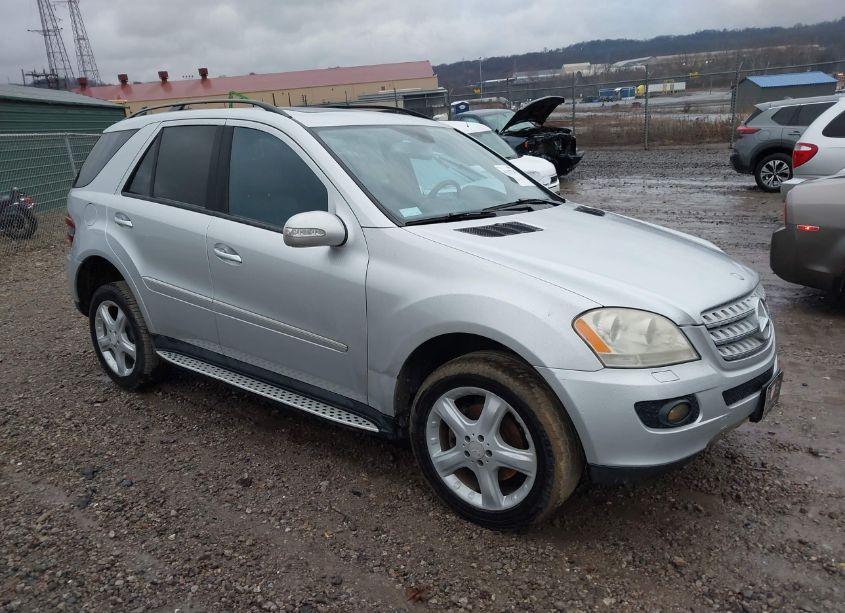 2008 Mercedes-benz Ml 350 4MATIC (VIN 4JGBB86E88A396698) main photo