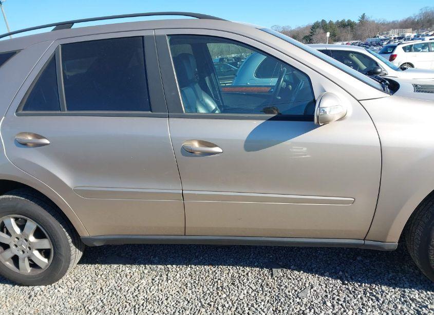 Photo 13 of 2006 Mercedes-benz Ml 350 4MATIC (VIN 4JGBB86E96A078019)