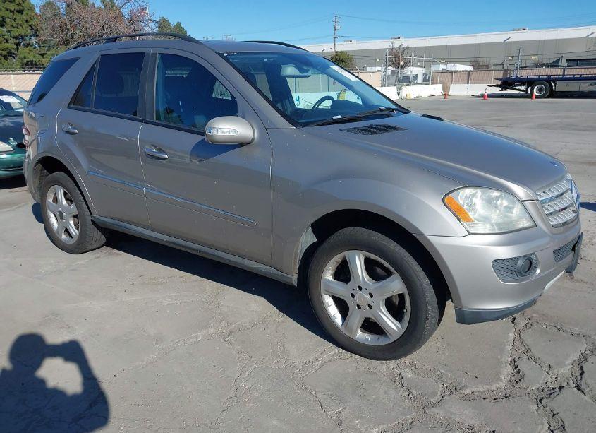 2008 Mercedes-benz Ml 350 4MATIC (VIN 4JGBB86EX8A347602) main photo