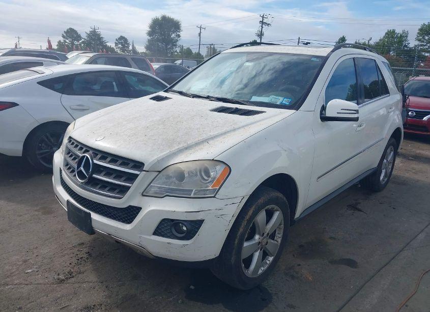 Photo 2 of 2011 Mercedes-benz Ml 350 4MATIC (VIN 4JGBB8GB1BA672084)